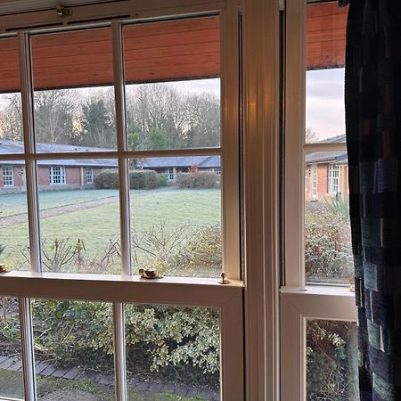 Netley Hall Dorrington Buitenkant foto